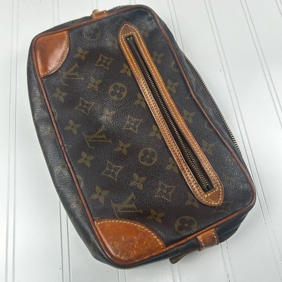 Louis Vuitton
Marly Dragonne GM Clutch Bag - Picture 7 of 14
